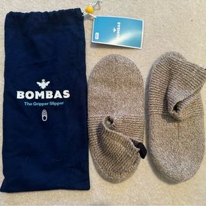 Bombas Gripper Slipper, double cushion, Medium (US 7-9.5) Women’s. Taupe!